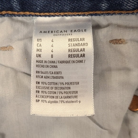 American Eagle Mom Jean - Picture 3 of 5